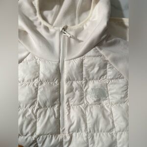The North Face Thermoball Quarter zip Hooded Pullover